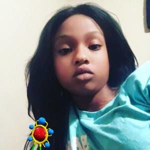 Meet your Posher, Issa